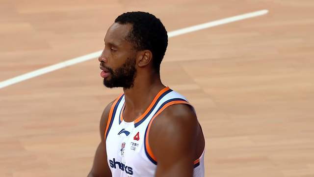 世界杯高清直播-上海男篮4连胜，排名暂时升至第2 弗格36分梦回巅峰 主力保存体能